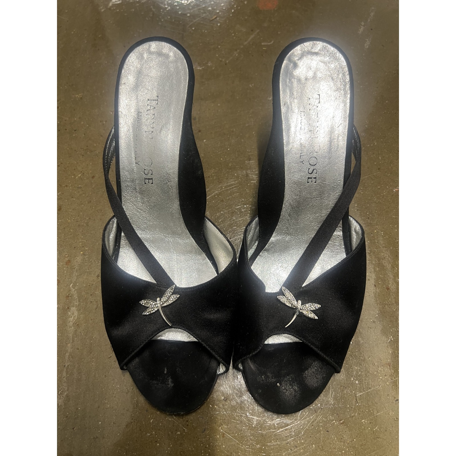 Taryn Rose Size 38 Women Black Satin Dragonfly Rhinestone Block Heel Sandals — photo 2