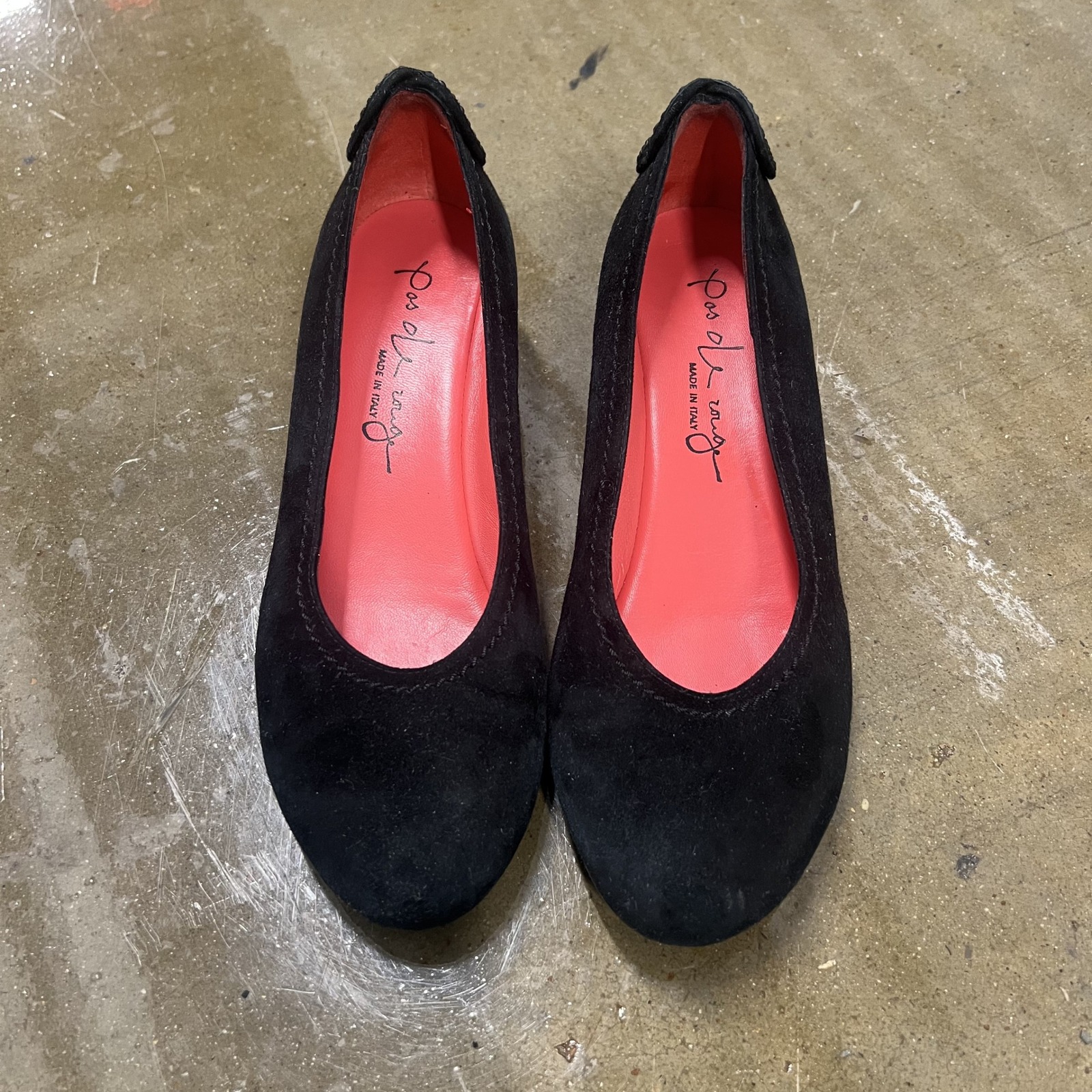 Pas de Rouge Size 40 Womens Black Suede Wedge Pumps Crystal Heart Heel Italy — photo 2