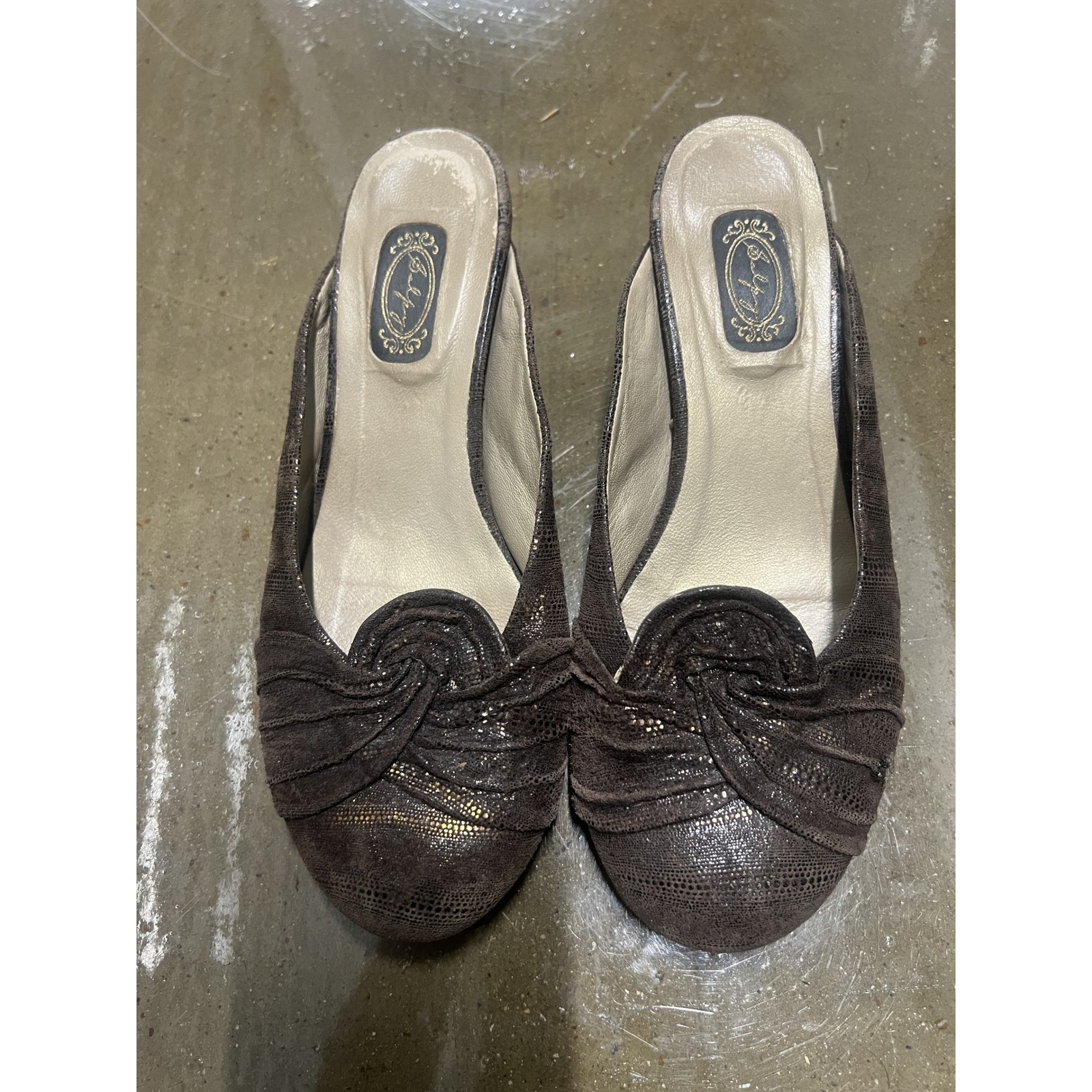 Bally Vintage Mules Size 7.5 Brown Metallic Embossed Wood Block Heel Italy — photo 2